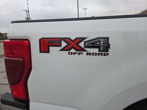 Used 2022 Ford F250 Lariat w/ Chrome Package AWD/4WD image 9