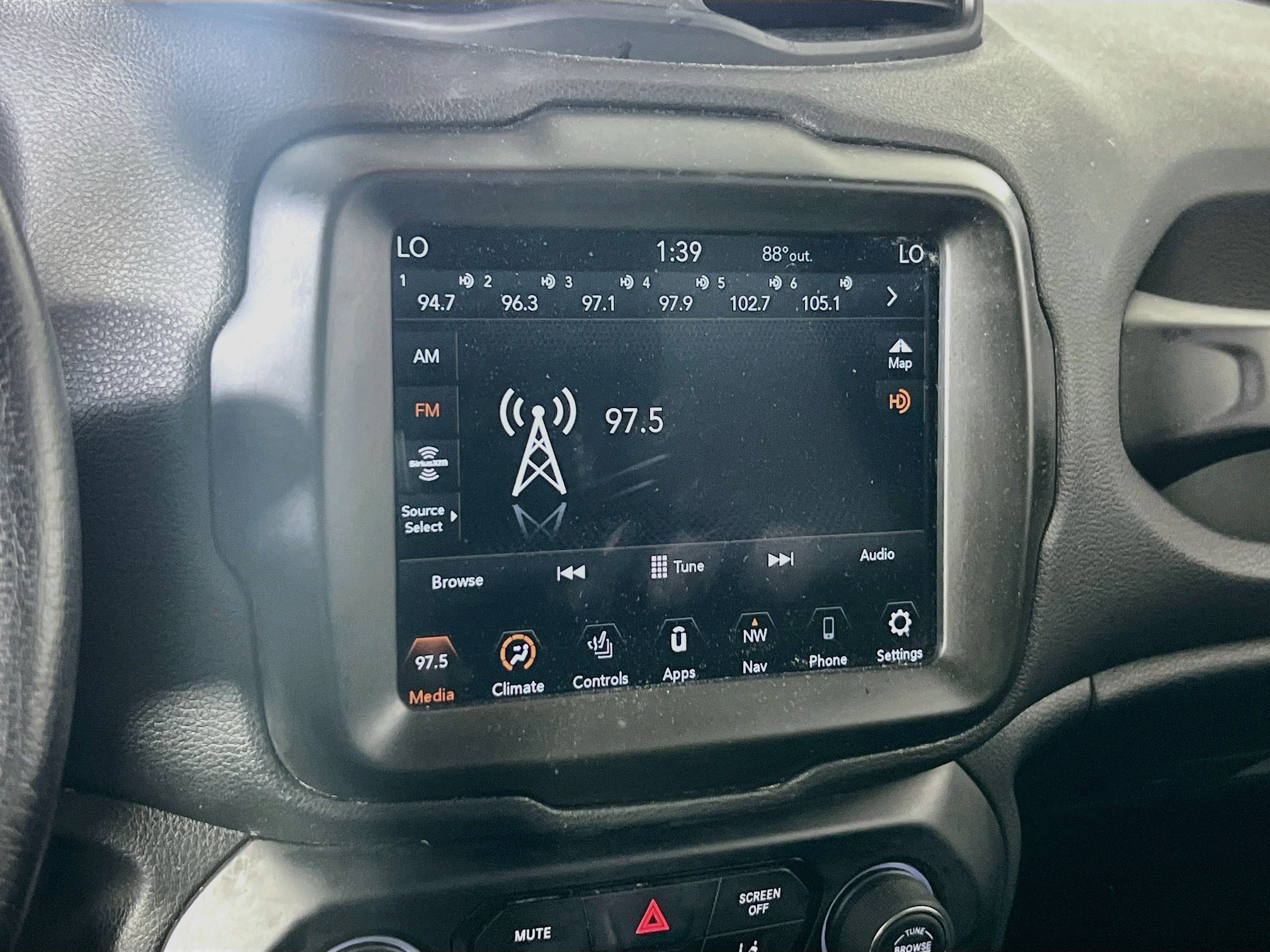 Used 2023 Jeep Renegade Altitude w/ Convenience Group I AWD/4WD image 15