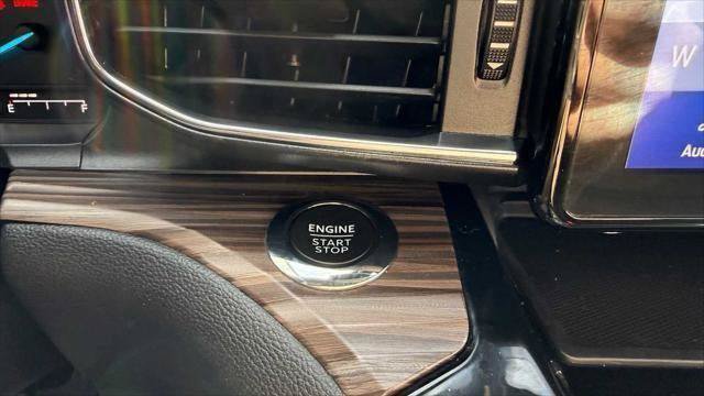 Used 2022 Ford Explorer Limited w/ Equipment Group 301A AWD/4WD image 20