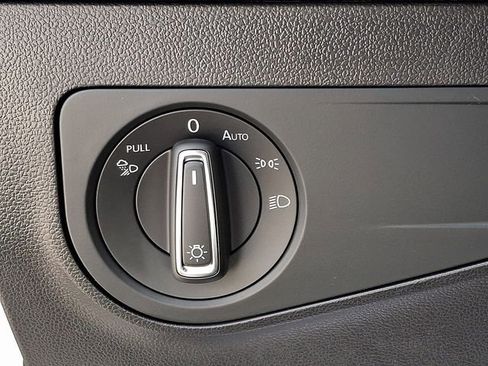 Certified 2023 Volkswagen Tiguan SEL R-Line image 24