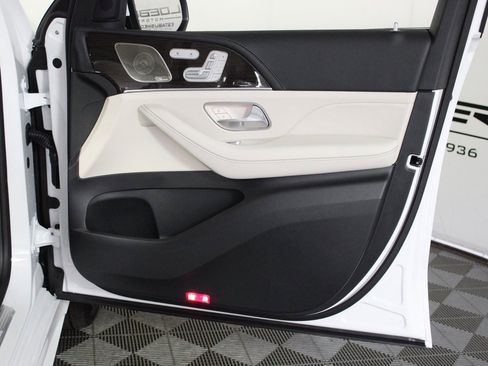 Certified 2026 Mercedes-Benz GLE 450 4MATIC image 32