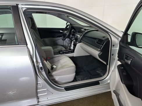 Used 2014 Toyota Camry LE FWD image 21