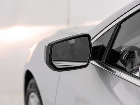 Used 2021 Chevrolet Malibu LT image 39