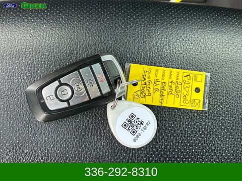 Used 2020 Ford Expedition XLT w/ Equipment Group 202A AWD/4WD image 12