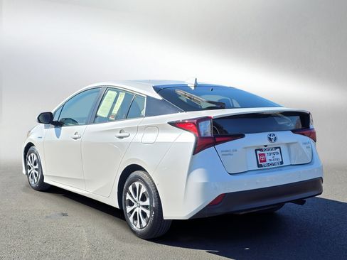 Used 2022 Toyota Prius XLE image 3