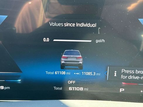 Used 2024 BMW X7 M60i w/ Executive Package image 3