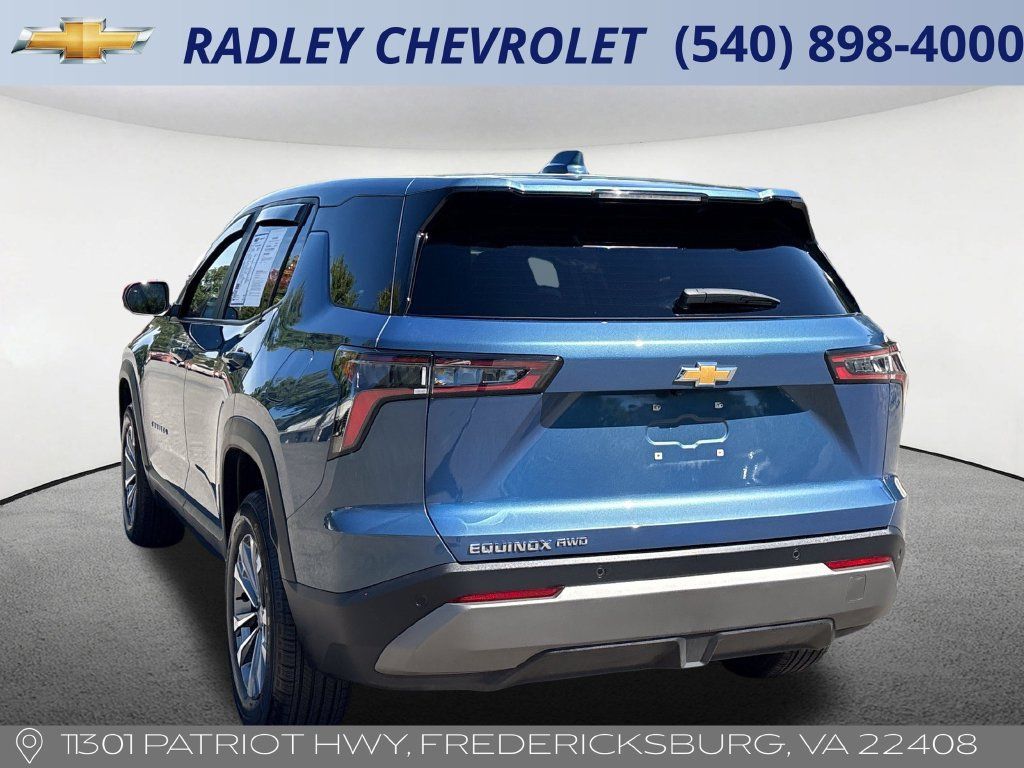 Used 2026 Chevrolet Equinox LT AWD/4WD image 17