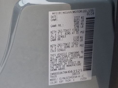 Used 2024 Nissan Frontier PRO-4X w/ Technology Package image 27