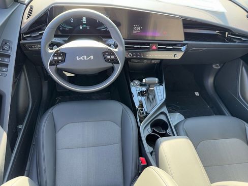 New 2025 Kia Niro EX image 10