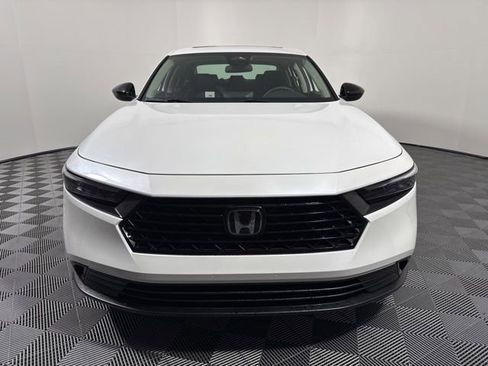Used 2025 Honda Accord SE image 12