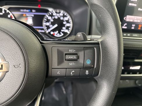 Certified 2021 Nissan Rogue SV image 13