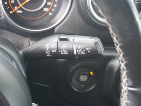 Used 2018 Jeep Wrangler Unlimited Sahara image 19