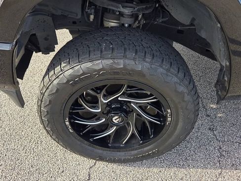 Used 2020 RAM 1500 Limited w/ Black Appearance Package AWD/4WD image 19