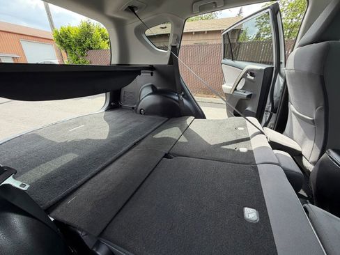 Used 2015 Toyota RAV4 XLE AWD/4WD image 12