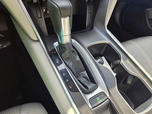 Certified 2018 Honda Accord EX image 21