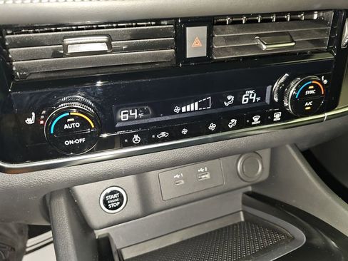 Used 2023 Nissan Rogue SV w/ SV Premium Package image 39