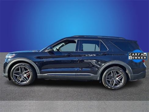 Used 2025 Ford Explorer ST image 7