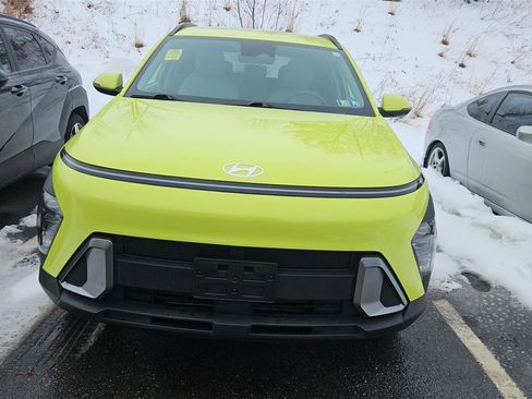 Used 2024 Hyundai Kona SEL w/ Convenience Package image 2