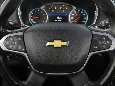 Used 2021 Chevrolet Traverse LT image 13