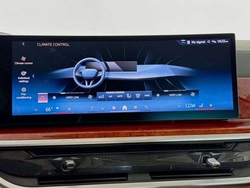 Certified 2024 BMW ALPINA XB7 image 16