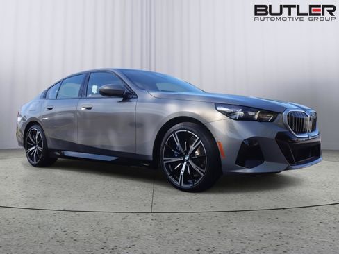 New 2027 BMW 530i w/ M Sport Package RWD image 9
