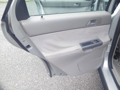 Used 2005 Volvo S40 2.4i FWD image 31