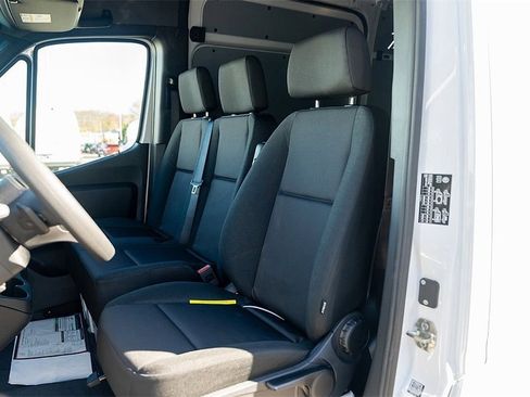 Used 2024 Mercedes-Benz Sprinter 3500 image 4