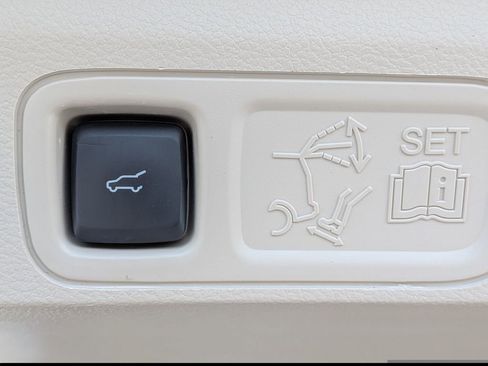 Certified 2021 Lincoln Navigator Reserve AWD/4WD image 14