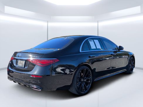 Used 2022 Mercedes-Benz S 580 4MATIC Sedan image 3