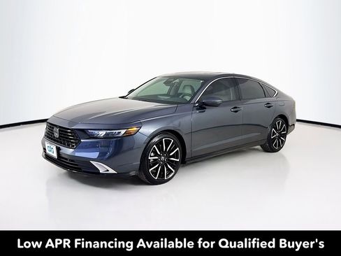 Used 2025 Honda Accord Touring image 3