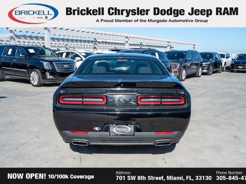 Used 2022 Dodge Challenger SXT image 6