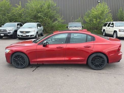 Used 2019 Volvo S60 T5 R-Design FWD image 4