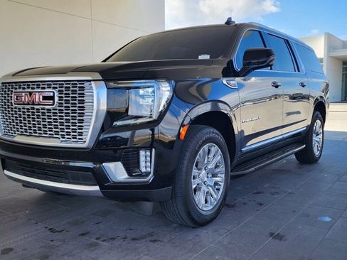 Used 2024 GMC Yukon XL Denali image 1
