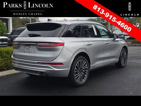 Used 2020 Lincoln Corsair Reserve image 4