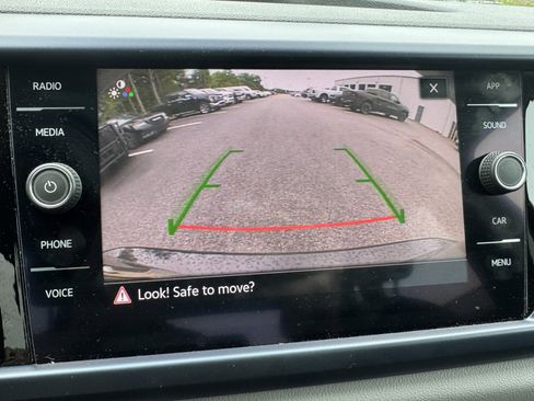 Used 2022 Volkswagen Taos SE FWD image 27