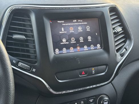 Used 2021 Jeep Cherokee Latitude image 24