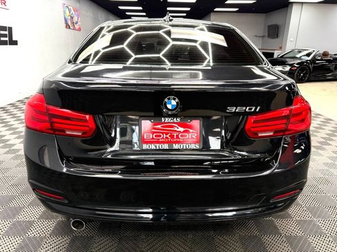 Used 2018 BMW 320i Sedan RWD image 12