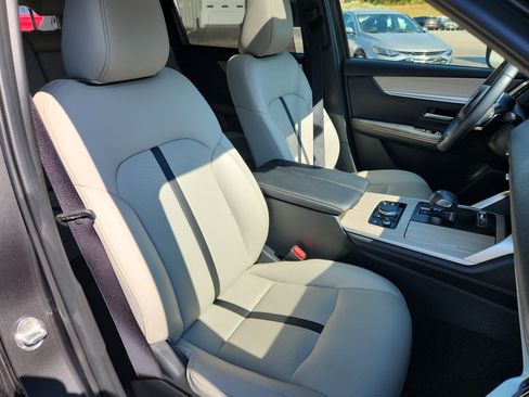 Used 2025 MAZDA CX-90 3.3 Turbo w/ Preferred Package image 44