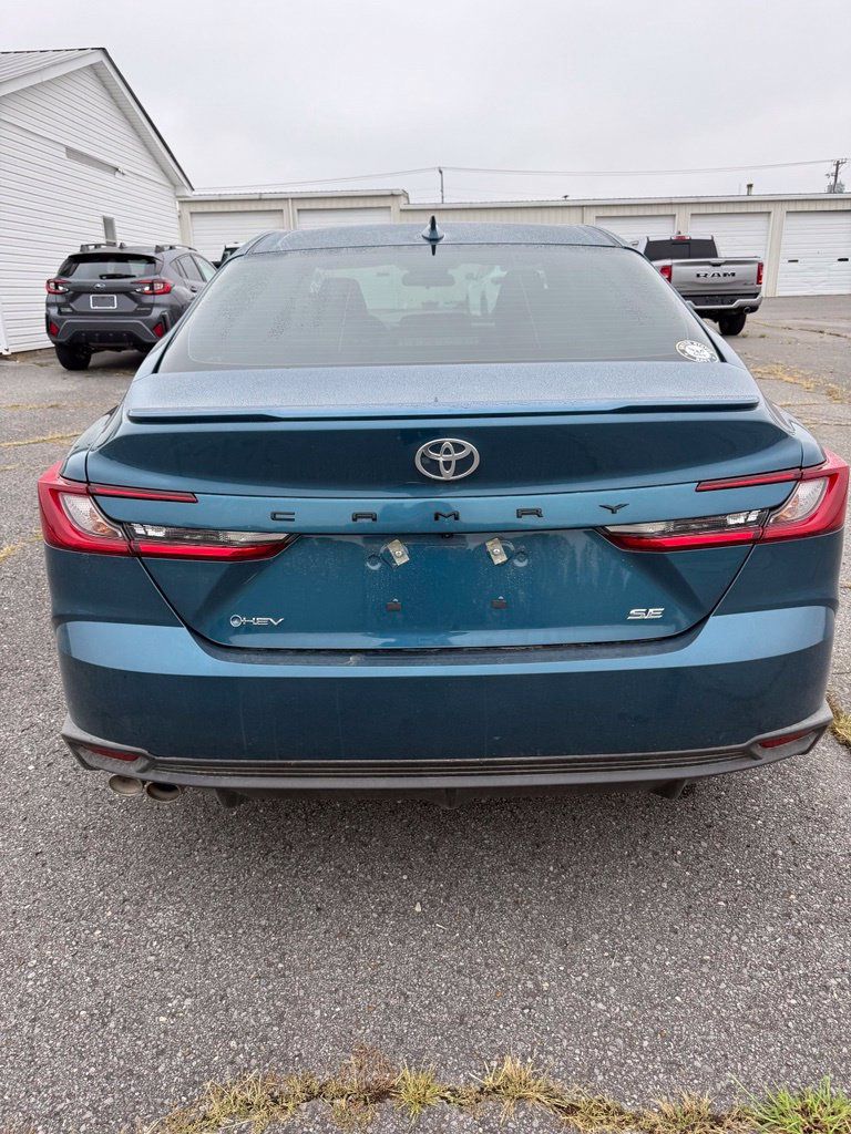 Used 2026 Toyota Camry SE FWD image 4
