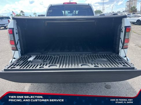 Used 2022 Nissan Frontier SV w/ Technology Package RWD image 10