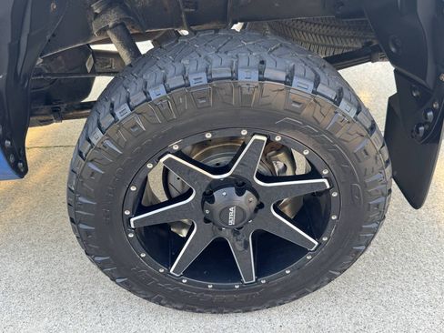 Used 2017 Toyota Tundra SR5 AWD/4WD image 10