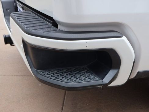 Used 2019 Chevrolet Silverado 1500 High Country w/ High Country Premium Package AWD/4WD image 16
