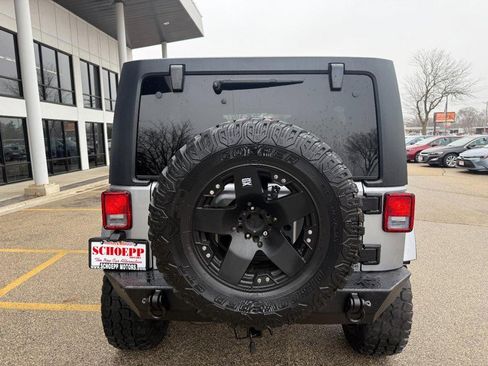 Used 2013 Jeep Wrangler Unlimited Sahara w/ Connectivity Group image 7