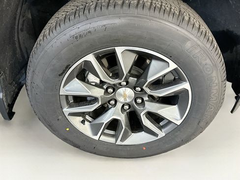 Used 2023 Chevrolet Silverado 1500 LT image 11