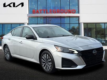 Used 2024 Nissan Altima 2.5 SV