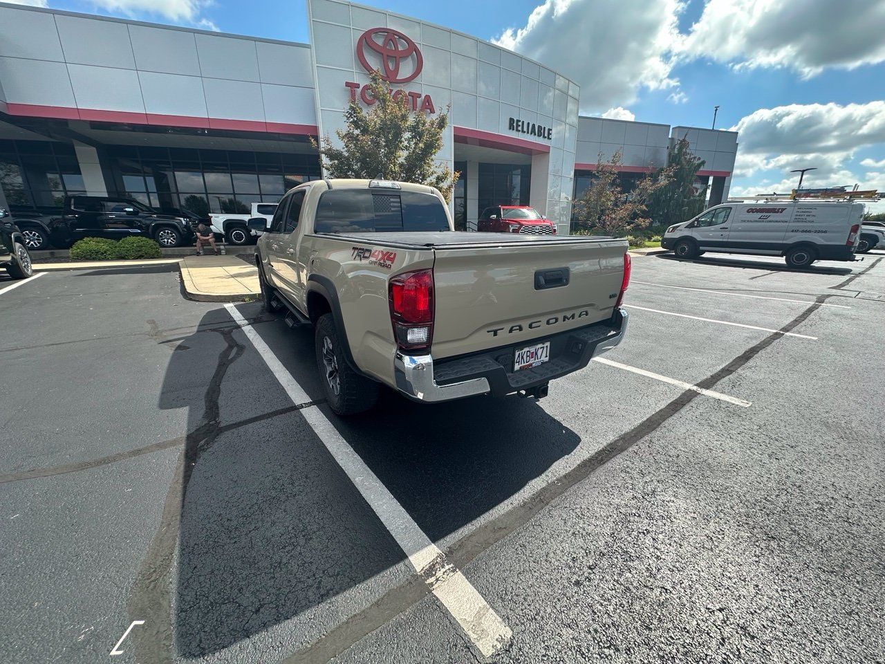Used 2019 Toyota Tacoma TRD Off-Road AWD/4WD image 7
