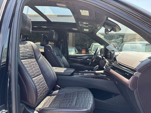 Used 2022 Cadillac Escalade ESV Sport Platinum AWD/4WD image 24