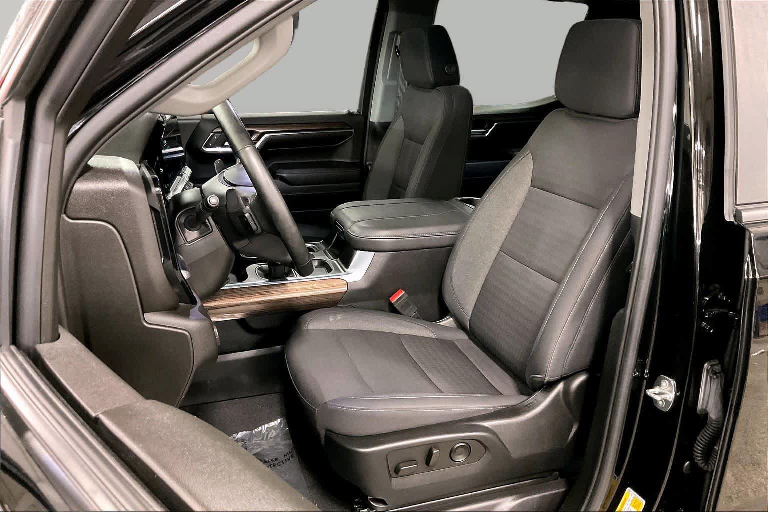 Used 2024 Chevrolet Silverado 1500 RST w/ Convenience Package II AWD/4WD image 8