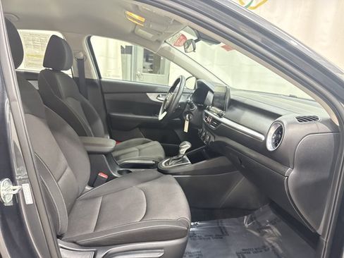 Certified 2024 Kia Forte LXS w/ LXS Technology Package FWD image 27