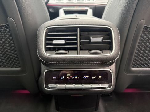 Used 2025 Mercedes-Benz GLS 450 4MATIC image 39